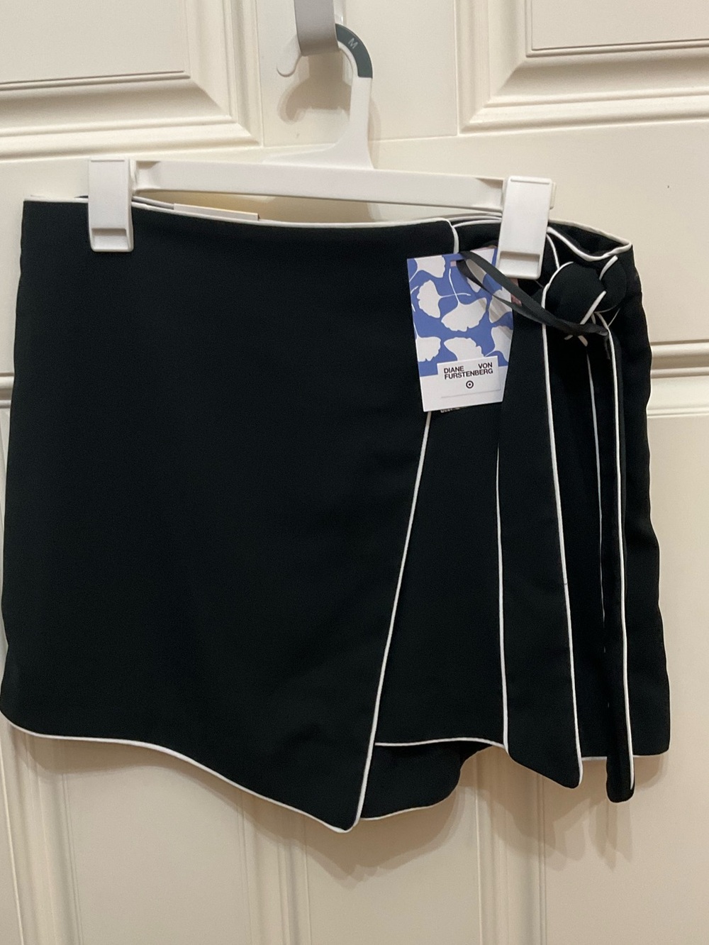 NWT Diane Von Furstenberg for Target black mini skort size M